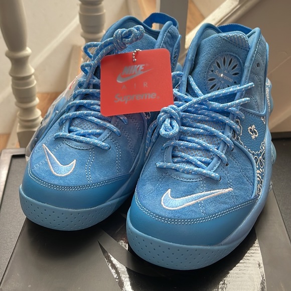 Nike Supreme x Air Zoom Flight 95 SP 'University Blue' - Picture 2 of 6